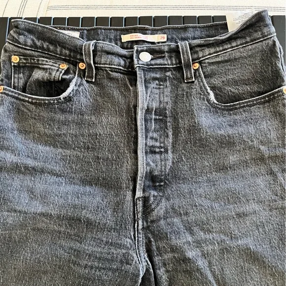 Levi’s Ribcage Straight - Picture 3 of 7